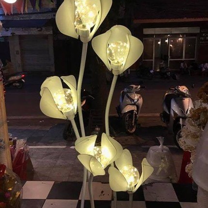 Đèn cây trang trí đám cưới hình hoa Mộc lan