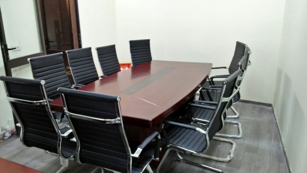 Mẫu bàn họp tròn trẻ trung, năng động của nội thất Lương Sơn