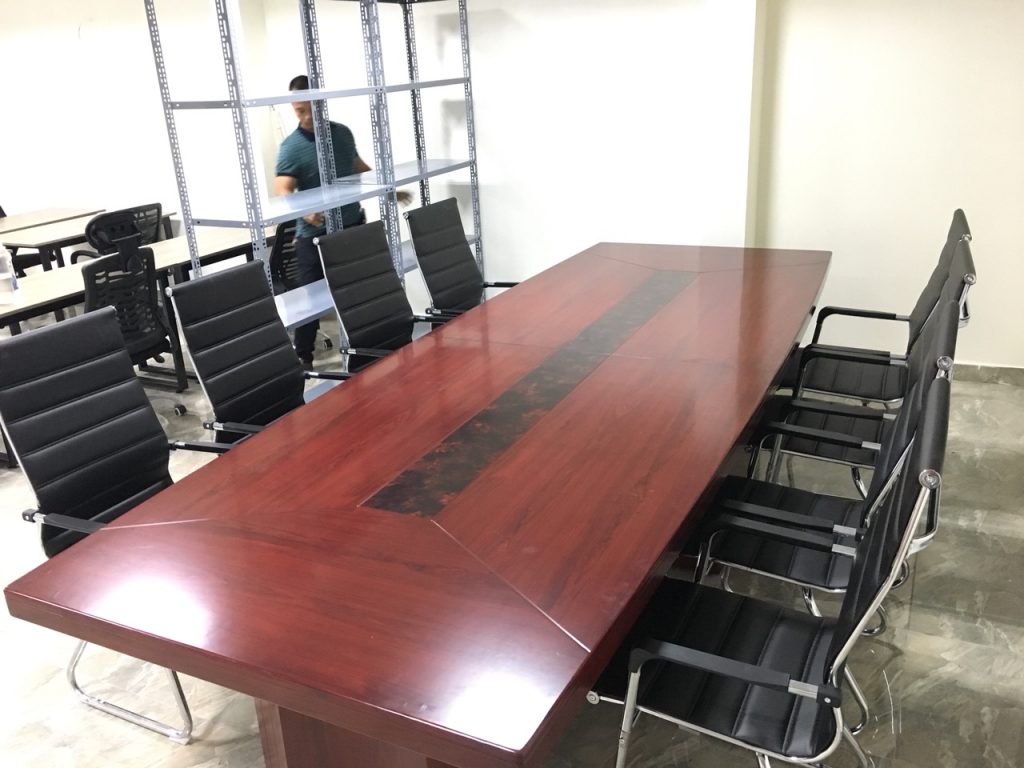Bàn họp tròn dành cho văn phòng nhỏ