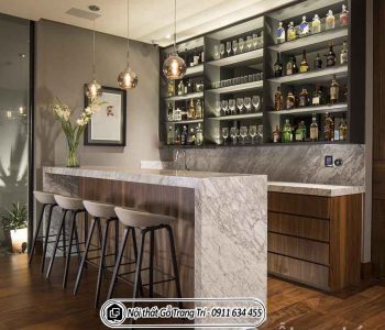 So sánh tủ rượu quầy bar gỗ và tủ rượu quầy bar kim loại