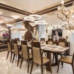 Vì sao nên đến trực tiếp showroom nội thất gỗ óc chó trước khi quyết định mua?